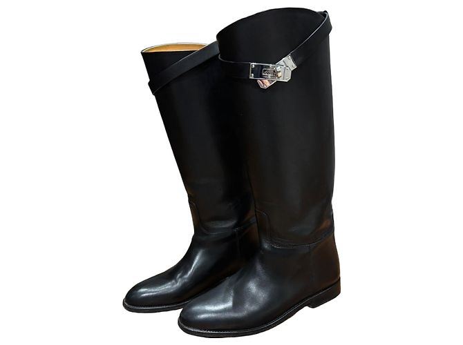 Schwarze Lederreitstiefel von Hermès