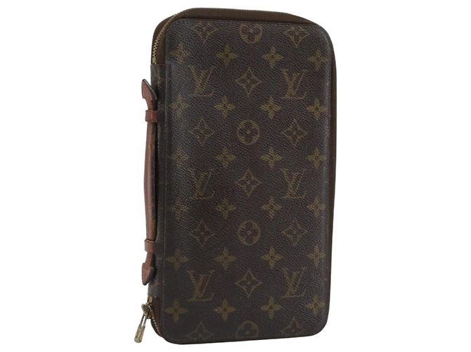 LOUIS VUITTON Monogram Poche Escapade Estojo de Viagem M60113 LV Auth 173221 Monograma