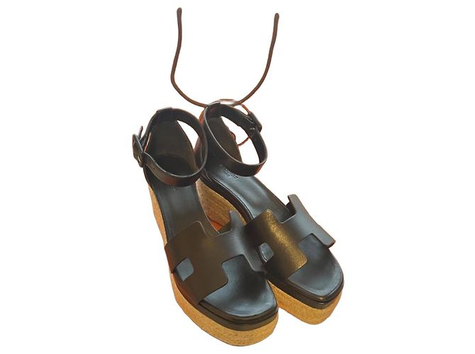 Sandali con zeppa Hermès Elda in pelle nera Nero