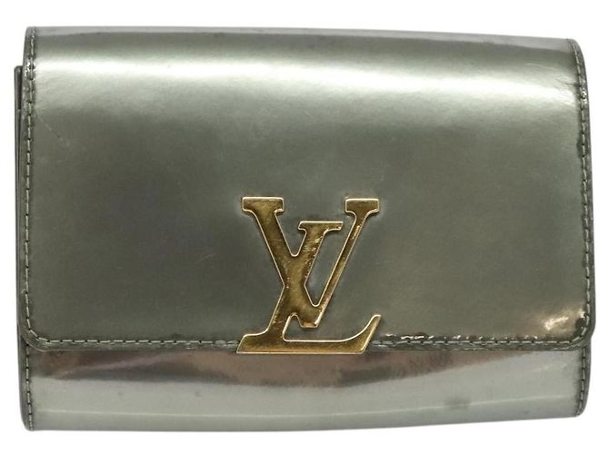 Louis Vuitton Chain Louise Clutch aus Lackleder PM