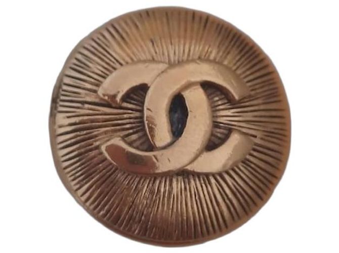 Broche Logo CC da Chanel em cor dourada Dourado