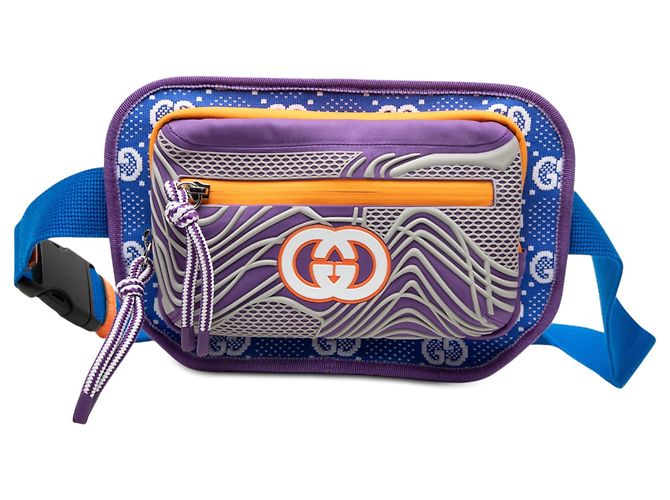 Gucci Blaue GG Nylon- und Gummigürteltasche