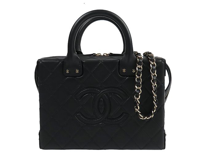 Vanity Estojo de vaidade quadrado médio em couro acolchoado preto com tachas da Chanel