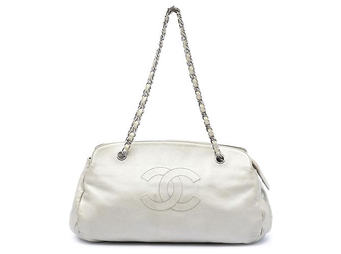 Bolso de hombro caviar blanco CC de Chanel