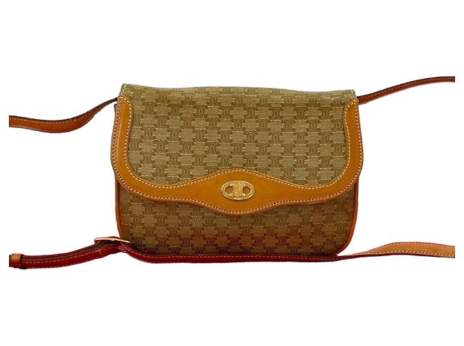 Céline Sac à bandoulière Celine Macadam Triomphe en cuir Marron