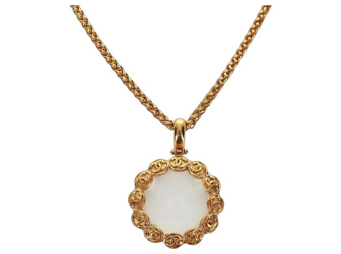Collana Loupe CHANEL metallo Oro CC Auth 133226V D'oro