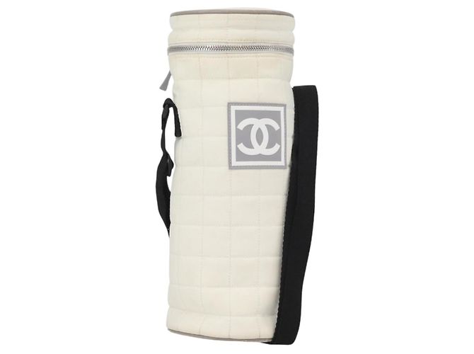 Bolsa para garrafa de água em nylon branco e prata da linha esportiva CHANEL com CC Auth bs33406