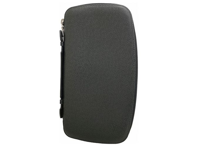 Louis Vuitton Taiga Organizer Long Wallet Grey
