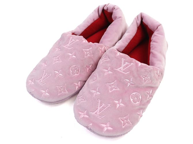 Whisper Chaussons brodés Monogram Louis Vuitton Rose