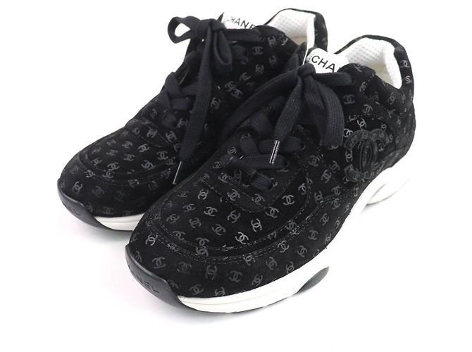 Classique Baskets en cuir suédé Chanel Noir