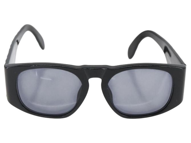 Chanel Logo CC Plastic Negro