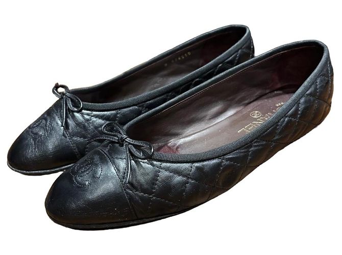 Sapatilhas de balé em couro matelassê Chanel Preto