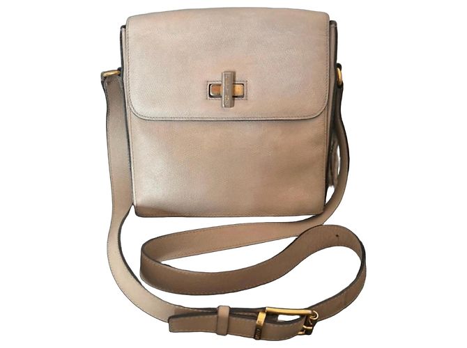 Céline Borsa in Pelle Celine Twist Logo Beige