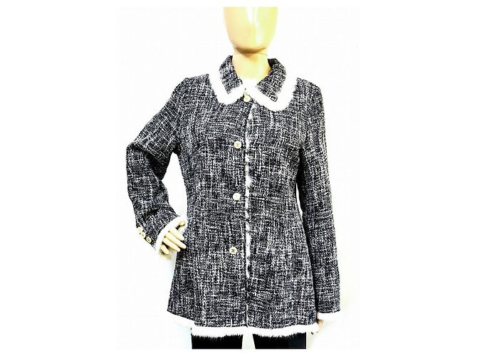 Timeless Chanel Wool Polyester Acrylic Fur Coat Black White
