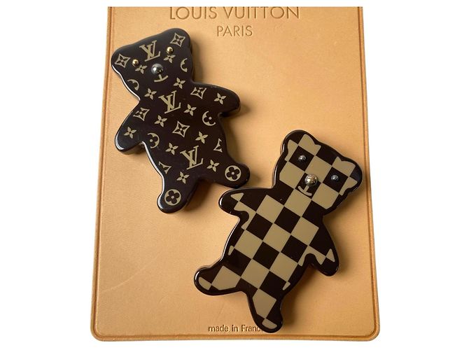Louis Vuitton Nunouls Teddy Bear Brosche