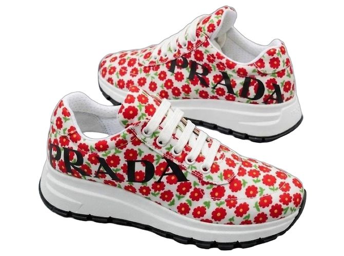 Prada Originale und Neu! Sneakers Größe 36 Mehrfarben