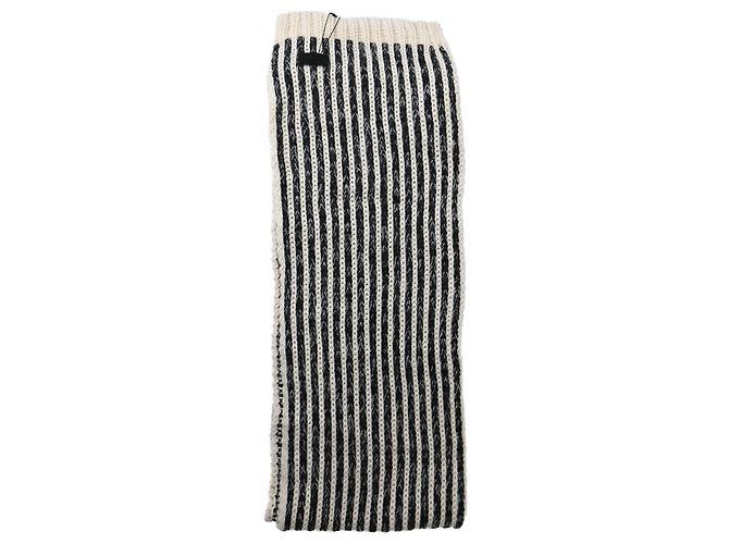 Saint Laurent Häkelstrickschal aus schwarzer und weißer Wolle