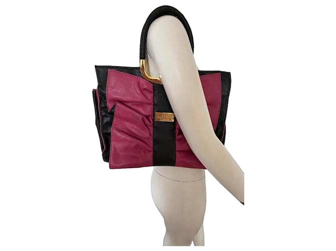 Sac fourre-tout en cuir rose et noir avec détail en nœud Valentino Garavani 