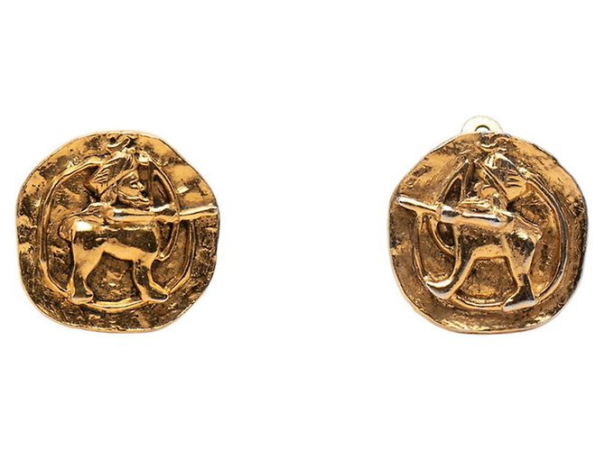 Goldplattierte Clip-Ohrringe von Chanel Golden