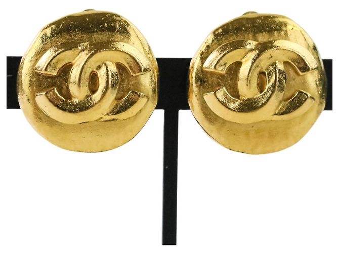 Brincos de Clip em Círculo com a Marca Coco da Chanel Dourado