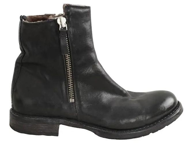 Moma Black boots