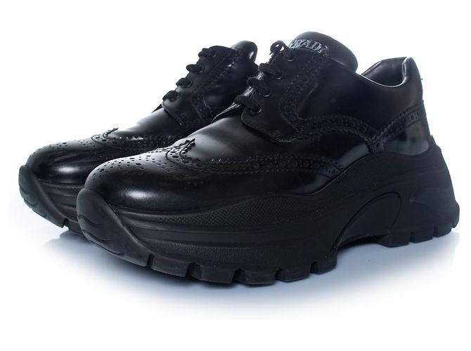 Prada, baskets brogue chunky en noir