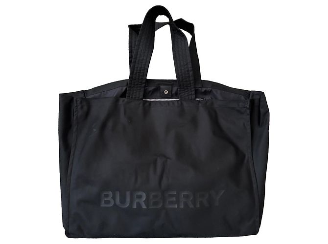 Burberry Tote en econyl extra large Noir