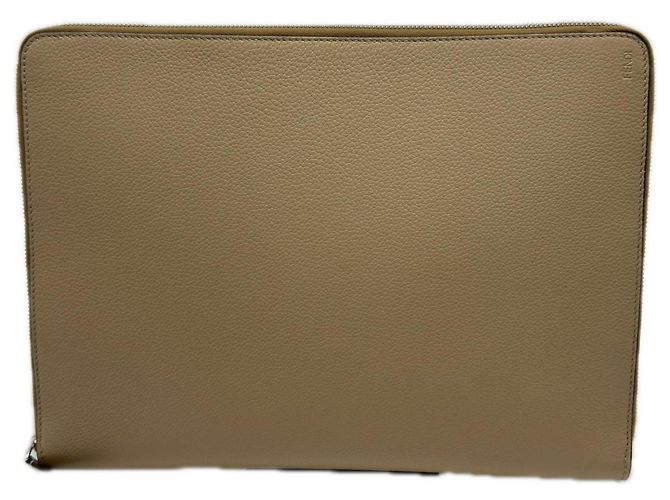 Clutch de couro com logo Fendi Bege