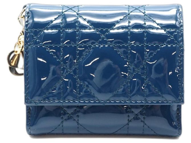 Christian Dior Lady Dior Tri-Fold Geldbörse aus blauer Lackleder
