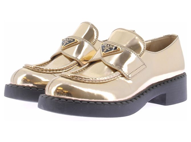Prada Goldene Leder-Mokassins