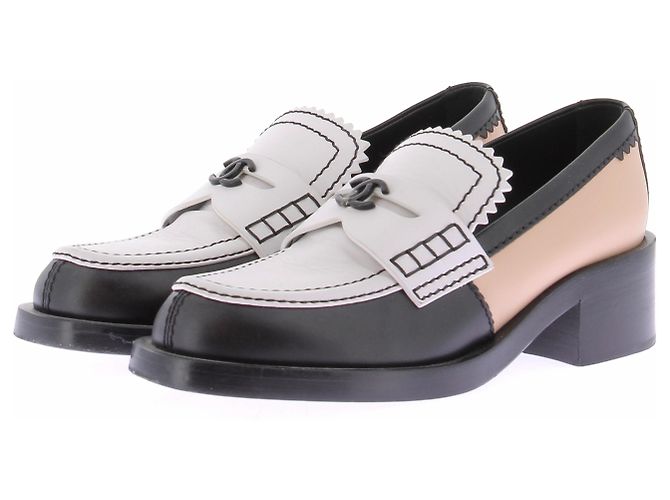 Chanel Mocassins blanc "Loafers" White
