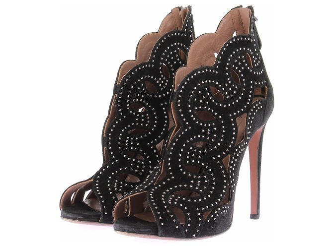 Alaïa Escarpins en daim noir à clous