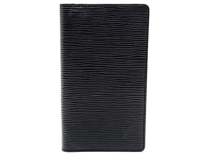 Louis Vuitton Tarjetero para pasaporte Epi Negro