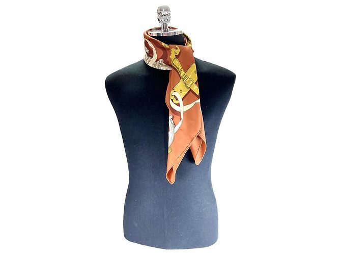 Hermès FERRONNERIE Lenço de Seda Metálica Laranja Marrom