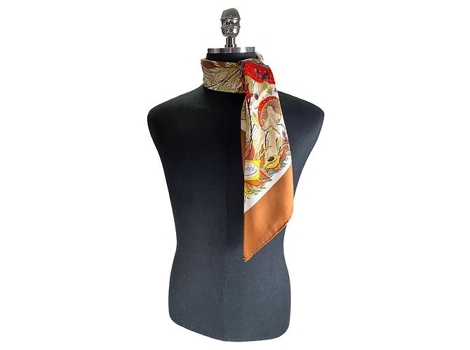 Gucci Cachecol de seda cogumelo marrom