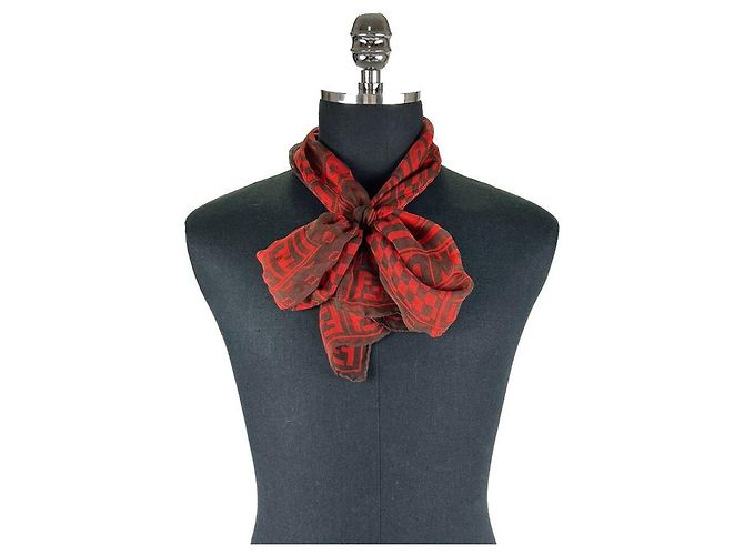 Fendi Cachecol longo de chiffon com estampa de logo Marrom