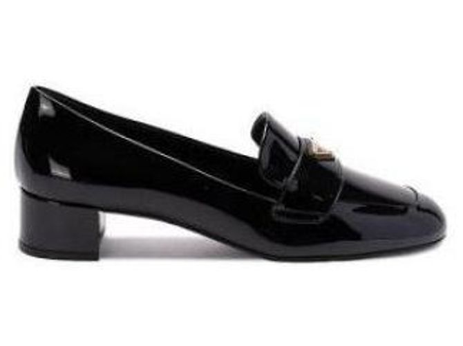 Prada Mocassins en cuir verni avec logo en triangle Noir
