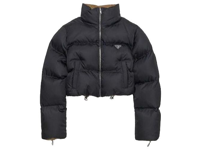 Prada Kurze Daunenjacke aus Nylon Schwarz