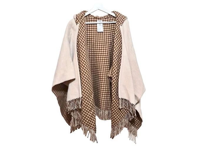 Fendi Poncho com capuz em cashmere com logo e franjas Multicor