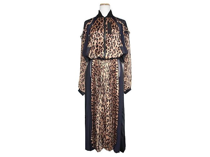 Sacai Vestido de estampado de leopardo