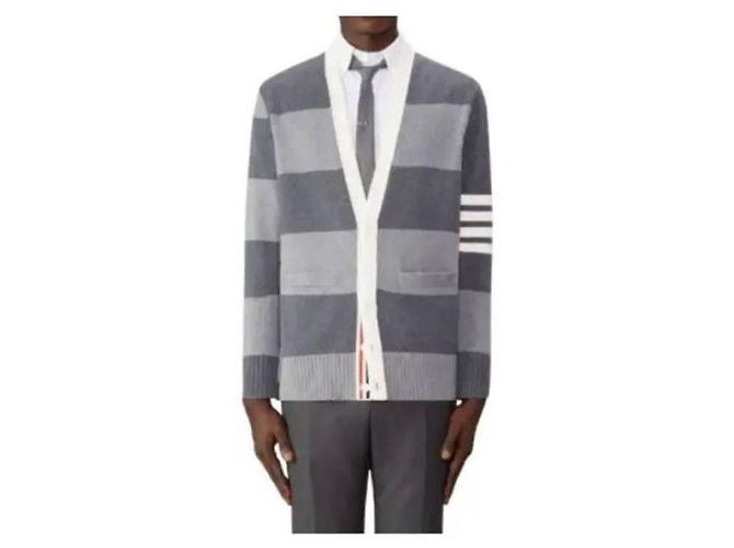 Thom Browne Baumwoll-Rugby-Rose-Icon-V-Ausschnitt-Cardigan Braun