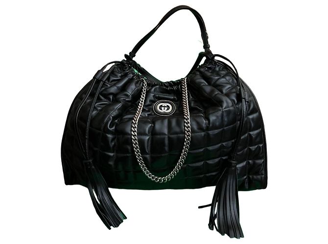 Bolsa de mão Gucci Deco em couro acolchoado preto