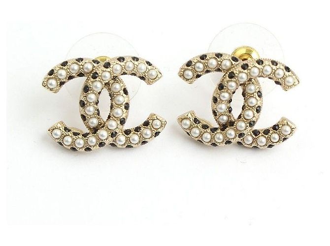 Chanel Brincos de pérolas e cristais banhados a ouro CC Branco