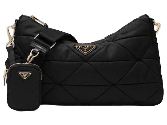 Prada Bolsa grande acolchoada em Re-Nylon Preto