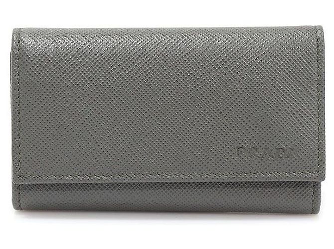 Prada Estojo de chaves em couro Saffiano cinza com acabamento em prata Marrom