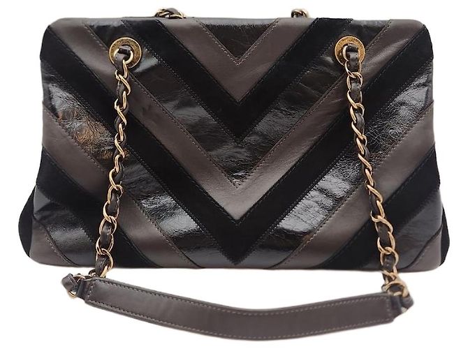 Chanel Serie de bolsas Tote Chevron Multicolor
