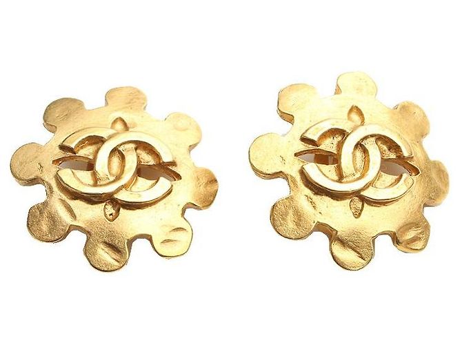Chanel CC Logo Schlitz Clip Ohrringe Gelb
