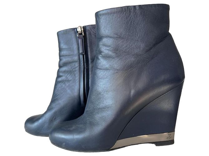 Chanel Navy Blue Leather Wedge Ankle Boots la Dark blue