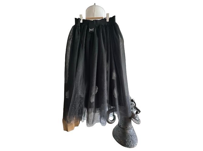 Autre Marque Falda de tul negra con apliques florales Negro
