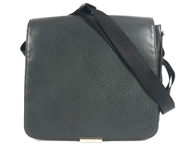 Sac Victor Taiga Louis Vuitton Noir Kaki